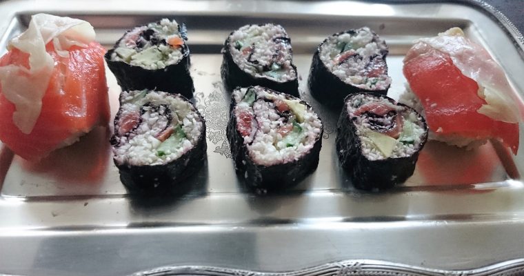 Lavkarbo sushi med blomkålris