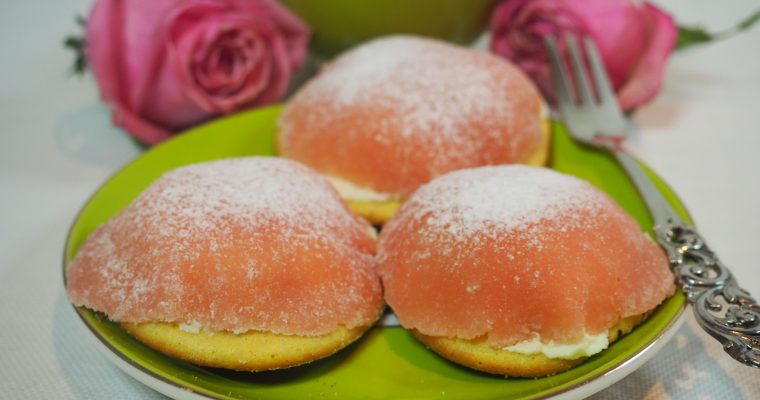 Små herlige kremkaker med marsipanlokk (uten mel og sukker)